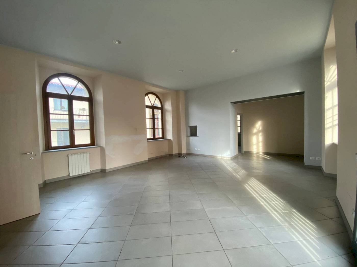 Negozio piazza San Rocco, Fontaneto d'Agogna - foto 1