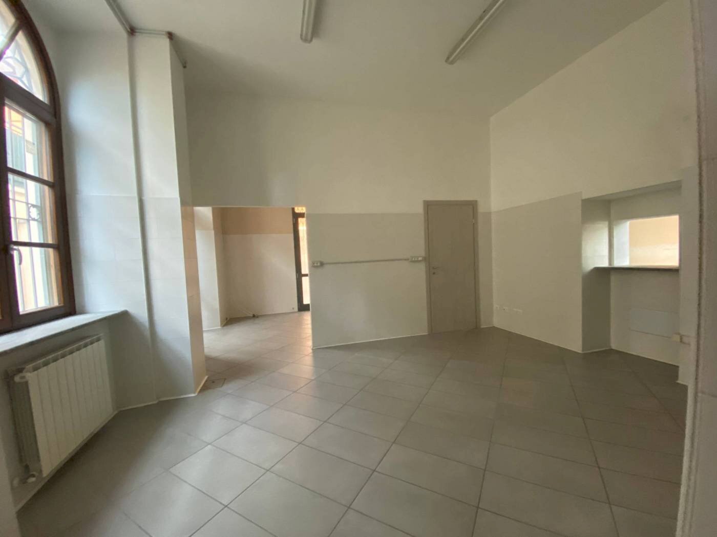 Negozio piazza San Rocco, Fontaneto d'Agogna - foto 2