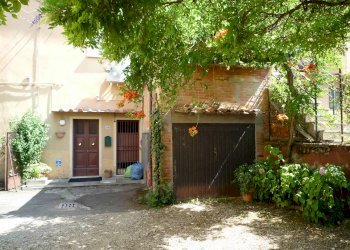 ingresso garage - Ufficio Casalfiumanese - foto 3
