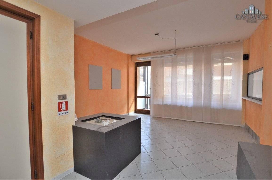 stanza - Appartamento via Galileo Galilei, 5, Cuorgnè - foto 2