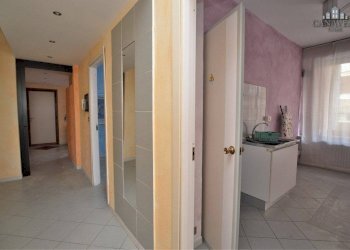 corridoio - Appartamento via Galileo Galilei, 5, Cuorgnè - foto 13