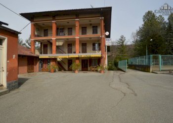 facciata - Shop via Vittorio Emanuele II, Val di Chy - photo 1