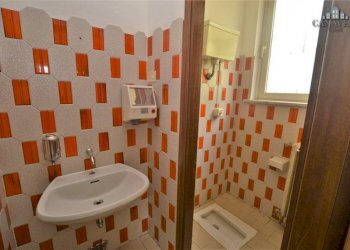 bagno - Shop via Vittorio Emanuele II, Val di Chy - photo 9