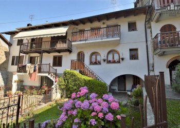 facciata - Casa indipendente via Pietro Vola, 2, Brosso - foto 1