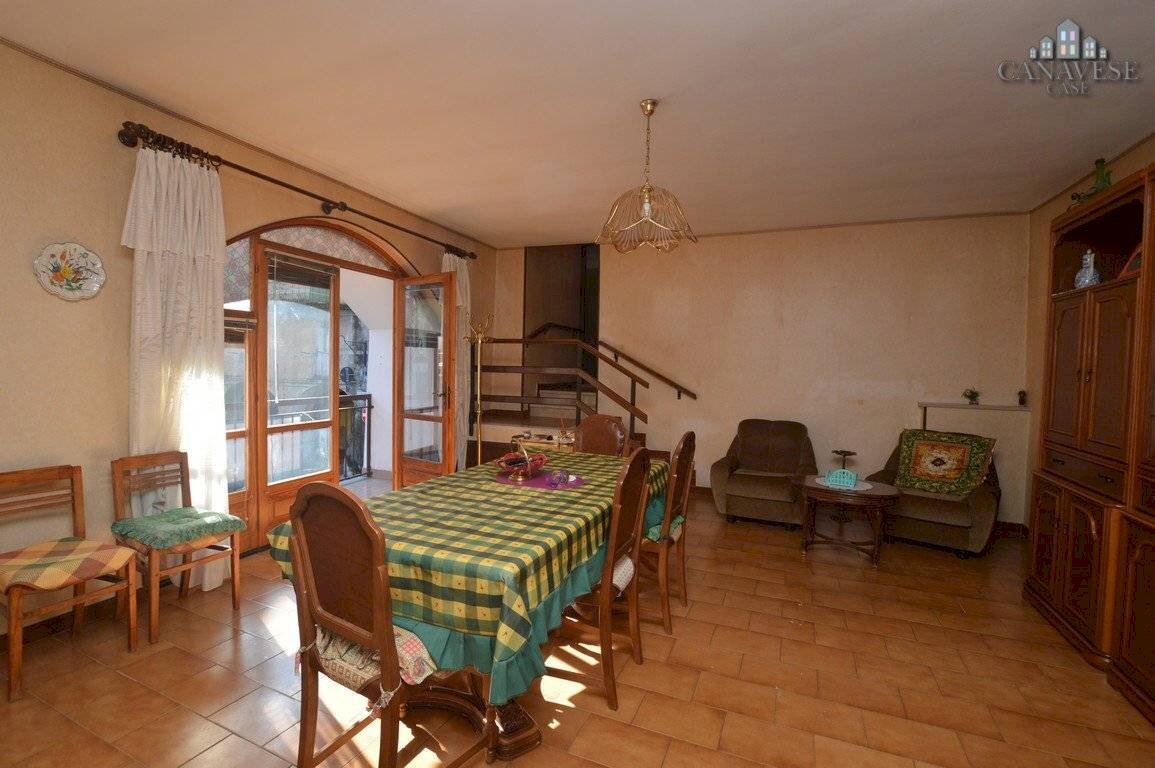 sala - Quadrilocale piazza Azario, 3, Cuorgnè - foto 3