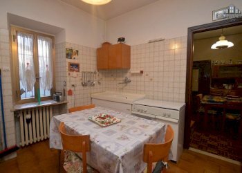 cucina - Quadrilocale piazza Azario, 3, Cuorgnè - foto 7