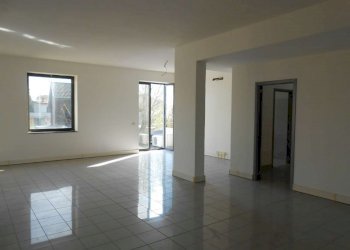 DSCN0091 - Locale Commerciale strada provinciale Strada Provinciale 415 Paullese, 19, Madignano - foto 8