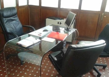 Stanza arredata - Ufficio via Antonio Cantore, 8, Genova (zona Sampierdarena) - foto 2