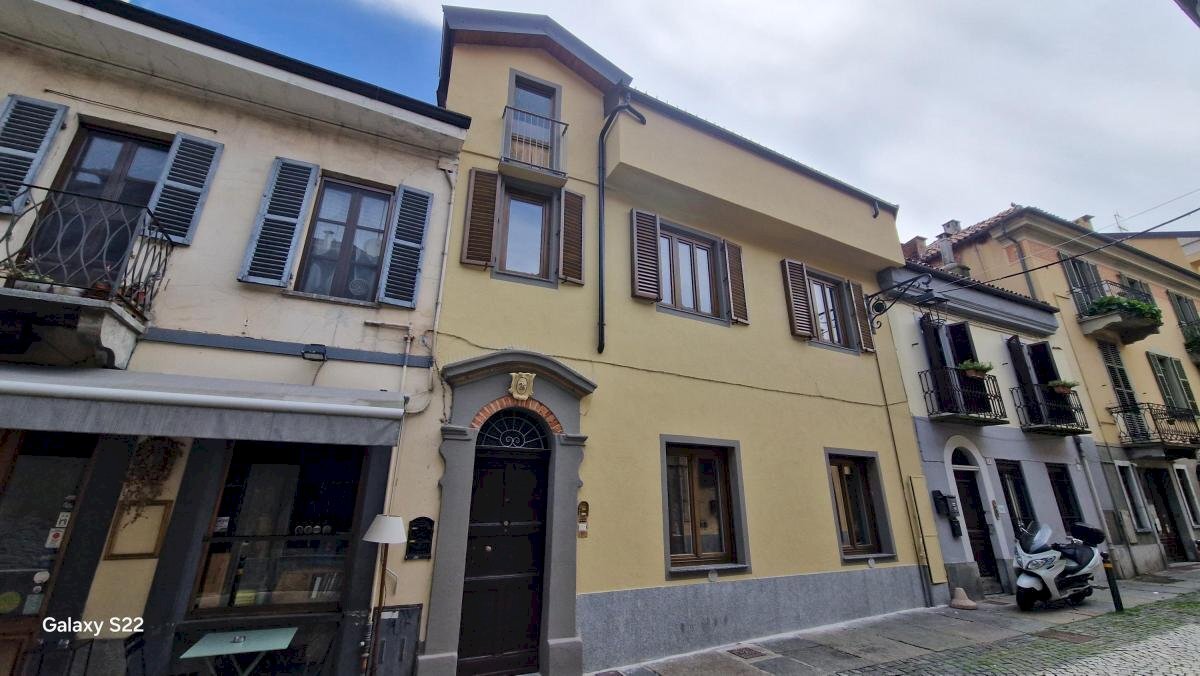 One-room apartment Via Santa Croce, Torino - photo 1