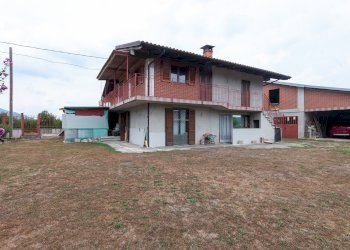 Casa indipendente Via Madonna delle Grazie , 10, Envie - foto 1