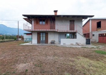 Casa indipendente Via Madonna delle Grazie , 10, Envie - foto 2