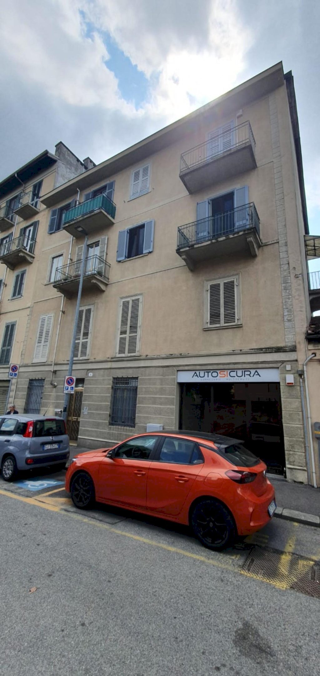 Three-room apartment Via Caramagna, Torino - photo 1