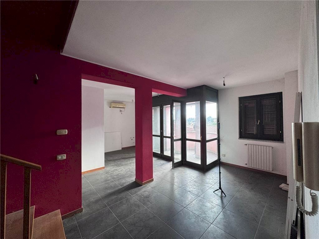 Trilocale PIAZZA LE PETIT, Ponte Lambro - foto 1