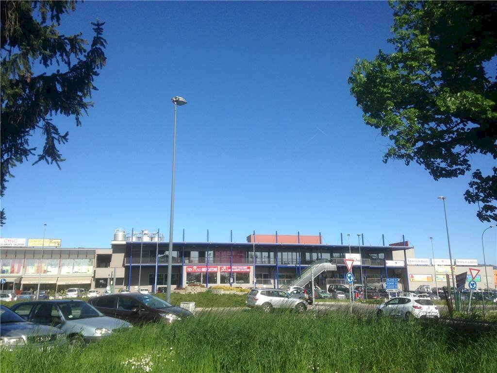 Shop VIA VALASSINA, Erba - photo 2