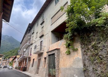 Appartamento via IV Novembre, 40, Pradleves - foto 1