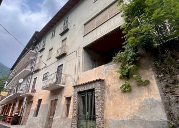 Appartamento via IV Novembre, 40, Pradleves - foto 2