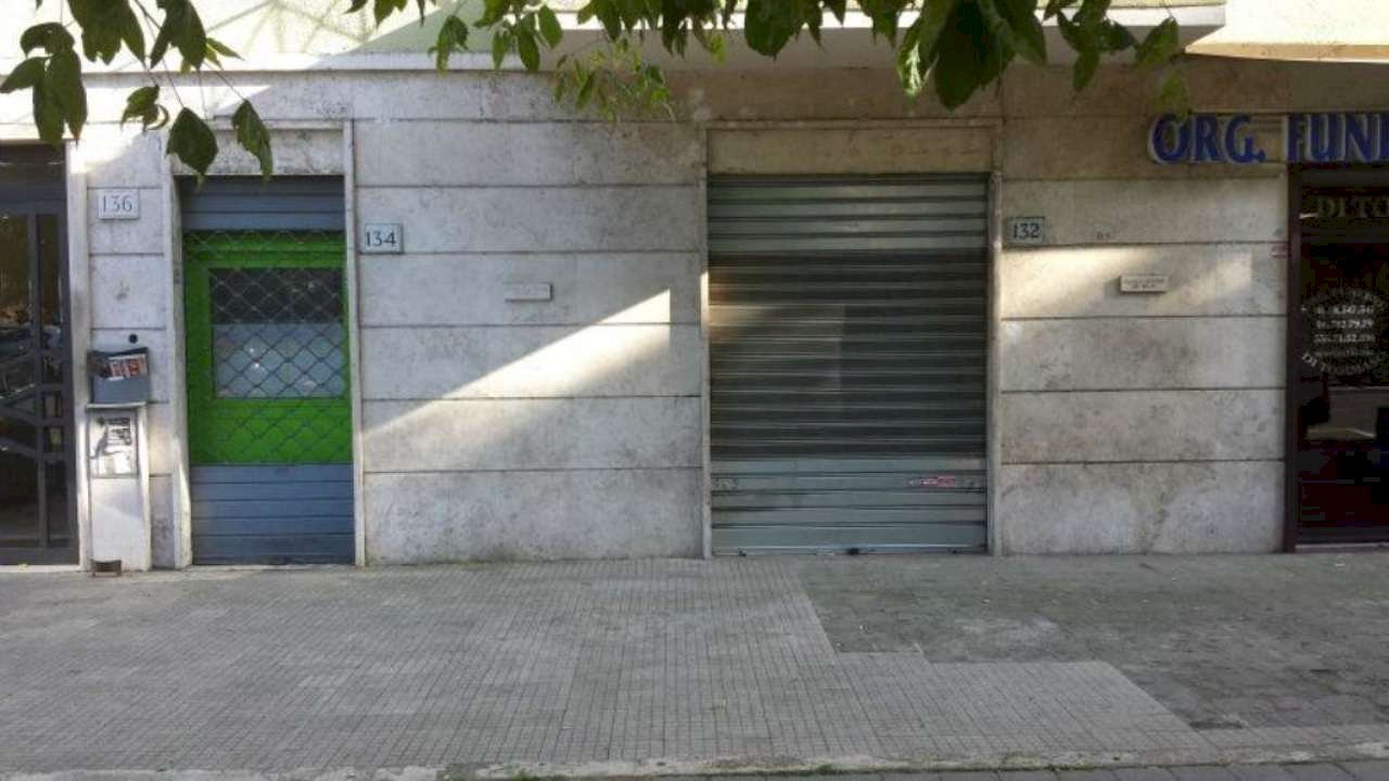 cave1 - Shop via delle cave, Roma - photo 1