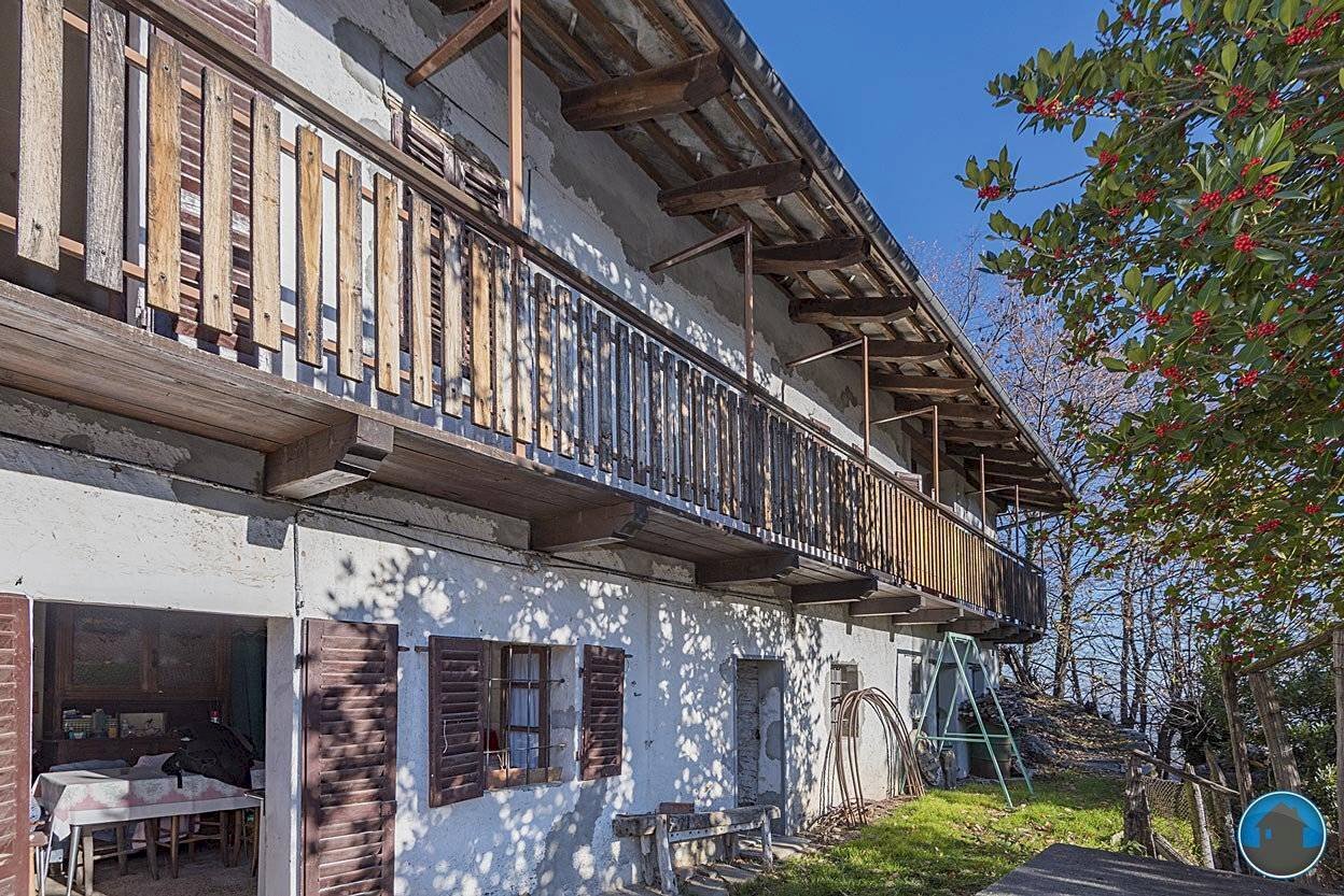 Facciata - Porzione di casa via Moloire, Rorà - foto 2