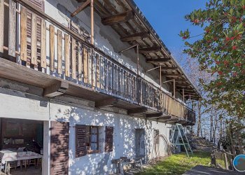 Facciata - Porzione di casa via Moloire, Rorà - foto 2