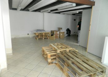 DSCN1399.JPG - Locale Commerciale Carrara - foto 4