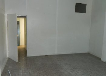 DSCN8684.JPG - Locale Commerciale Luni - foto 2