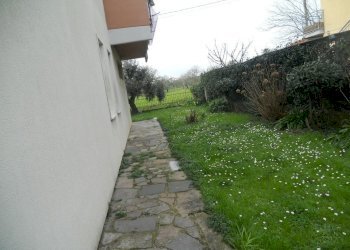 ca10.jpg - Villa Castelnuovo Magra - foto 10
