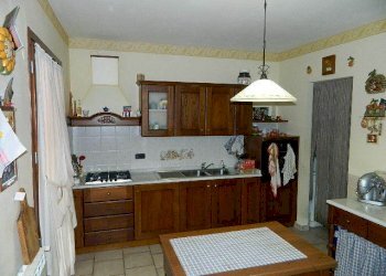 DSCN1975.JPG - Casa indipendente Sarzana - foto 5