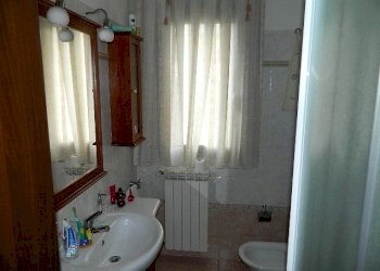 DSCN1978.JPG - Casa indipendente Sarzana - foto 8
