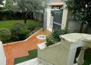 DSCN6980.JPG - Villa Pietrasanta - foto 11