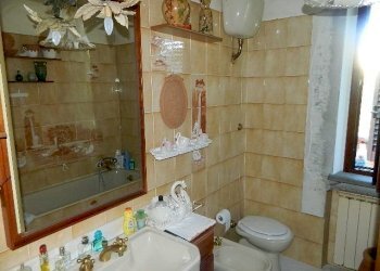 DSCN5785.JPG - Casa indipendente Vezzano Ligure - foto 13