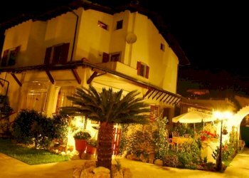 Villa Montignoso - foto 1