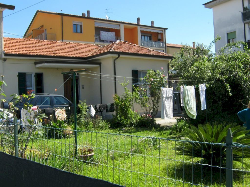 Four-room apartment Sarzana - photo 3