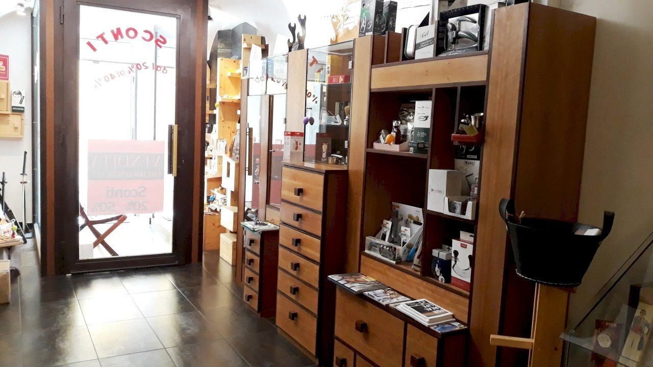 2.jpg - Locale Commerciale Sarzana - foto 2