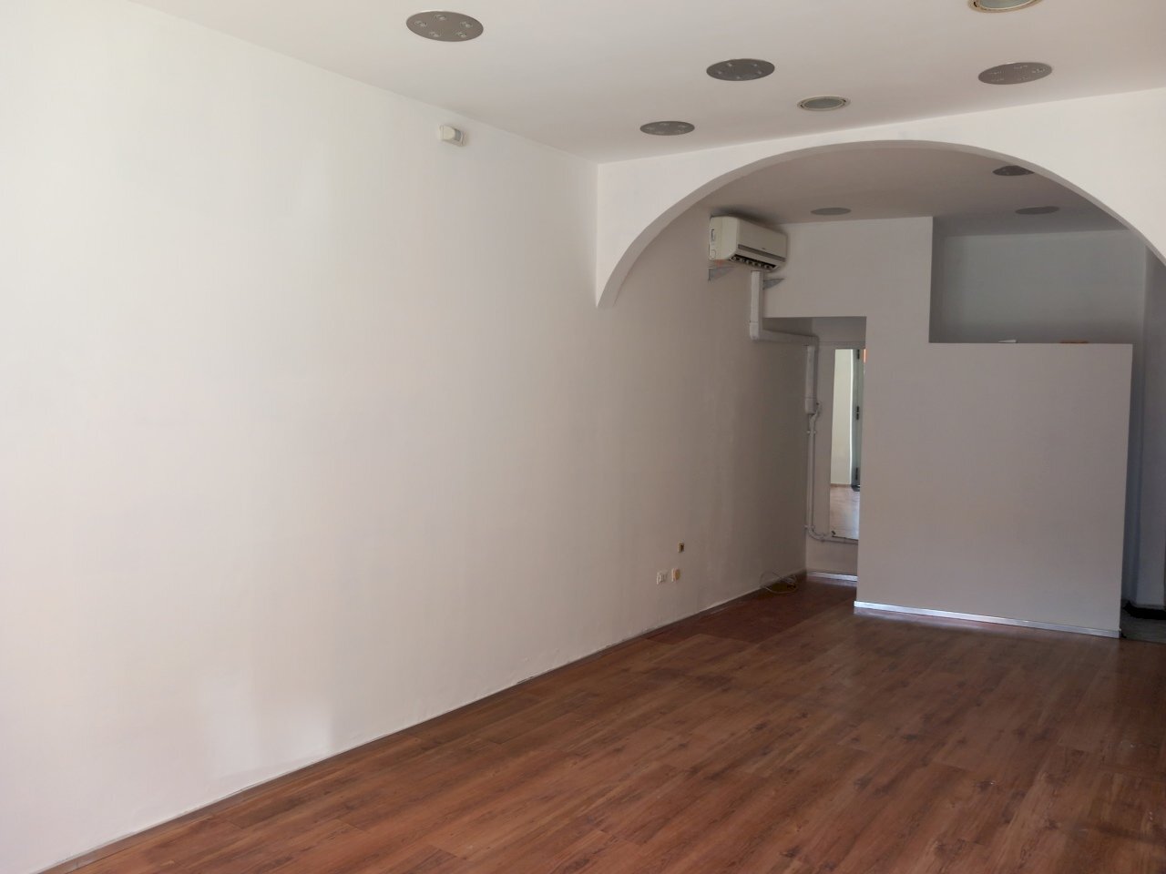 20240319_110207.jpg - Locale Commerciale Sarzana - foto 2