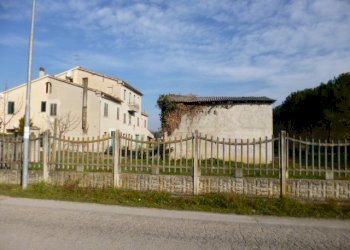 P1210676.JPG - Casa Colonica Castelbellino - foto 5