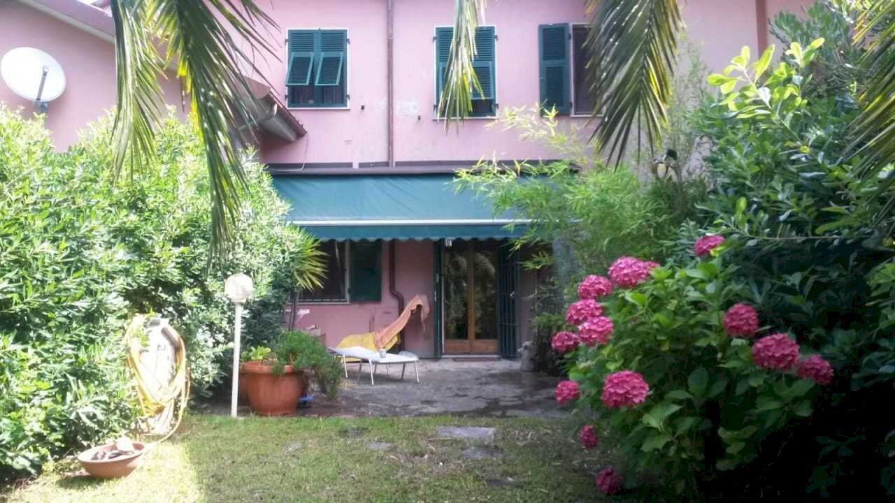 PHOTO-2019-05-23-10-36-04.jpg - Casa semi indipendente Ameglia - foto 1