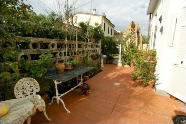 ESTERNO - Independent house Carrara - photo 1