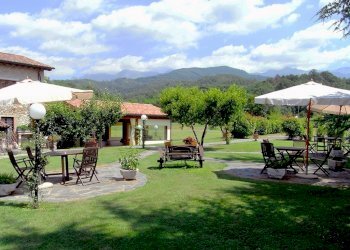 esterna_tavoli_carretto_sposi_retro (Copia).jpg - Casale Villafranca in Lunigiana - photo 19