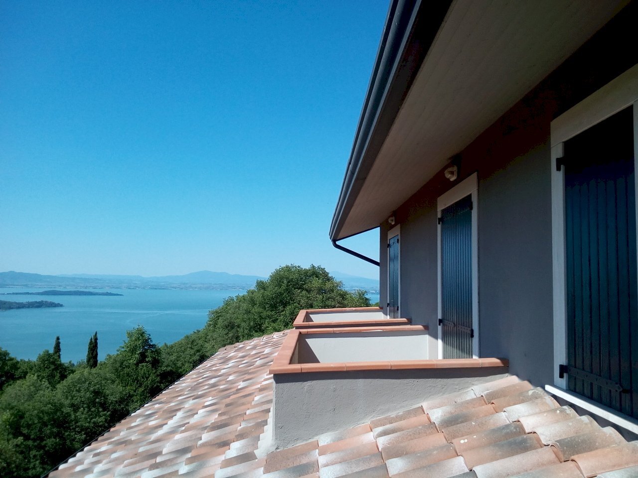 Camere con terrazzino vista lago Trasimeno - Villa Strada Provinciale 142 32, Passignano sul Trasimeno - foto 3