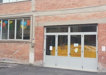 facciata - Locale Commerciale Piazza Gabriele d'Annunzio 11, Perugia - foto 1