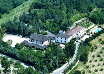 01.jpg - Albergo - Struttura ricettiva Magione - foto 1