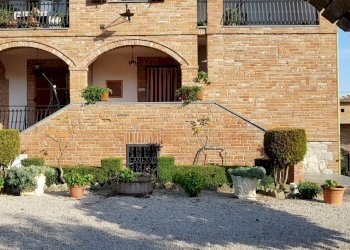 2.jpg - Portion of a house Via Etruria, Castiglione del Lago - photo 2