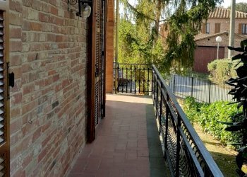 8a.jpg - Portion of a house Via Etruria, Castiglione del Lago - photo 9