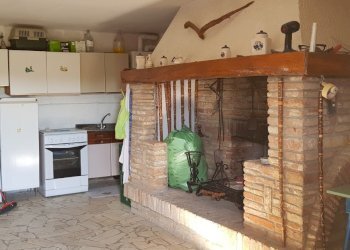 28.jpg - Portion of a house Via Etruria, Castiglione del Lago - photo 28