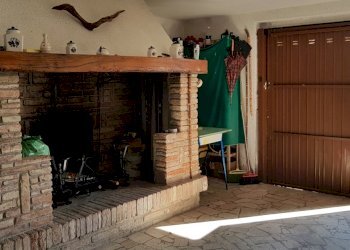 29.jpg - Portion of a house Via Etruria, Castiglione del Lago - photo 29