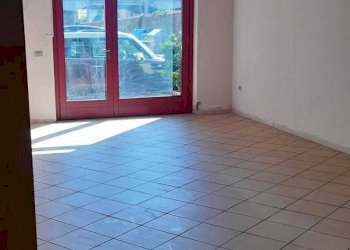 5f10c460-0cd3-47bf-9892-c0334f0d41f4.JPG - Locale Commerciale Pistoia - foto 1