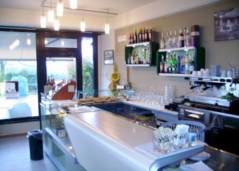 PICT0011.JPG - Bar Tavola Calda - Fredda Montale - foto 1