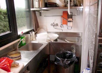 PICT0002.JPG - Bar Tavola Calda - Fredda Montale - foto 3