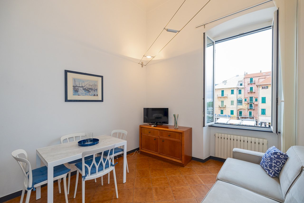 C83A0066.jpg - Trilocale Piazza Vittorio Emnauele II, Finale Ligure - foto 1