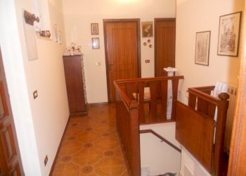 corridoio.JPG - Three-family Villa Via Marciano, Castelnuovo Magra - photo 9